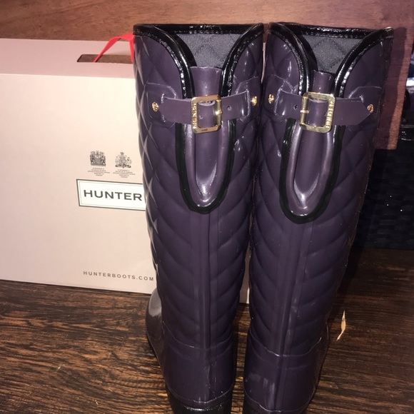 NIB Hunter Refined Gloss Quilt Tall boot aubergine - Picture 7 of 8